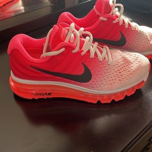 Nike air max womens shoe